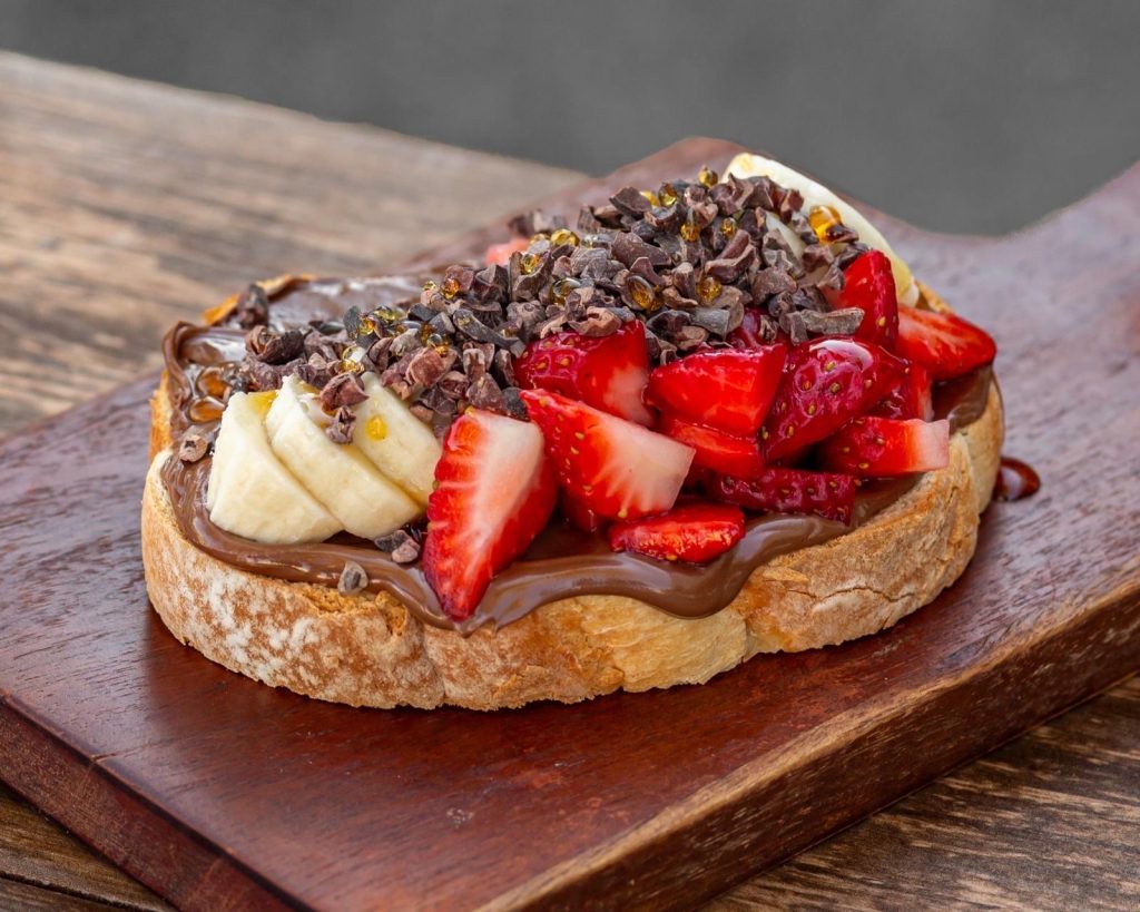 Handcrafted deli sandwiches and specialty drinks at Kersting Court.